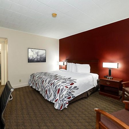 Red Roof Inn & Suites Hazleton Extérieur photo