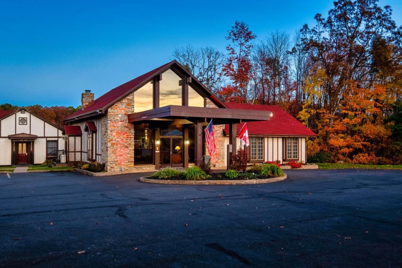 Red Roof Inn & Suites Hazleton Extérieur photo