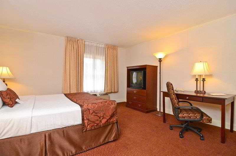 Red Roof Inn & Suites Hazleton Chambre photo