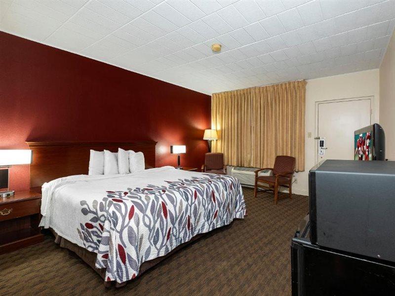 Red Roof Inn & Suites Hazleton Extérieur photo