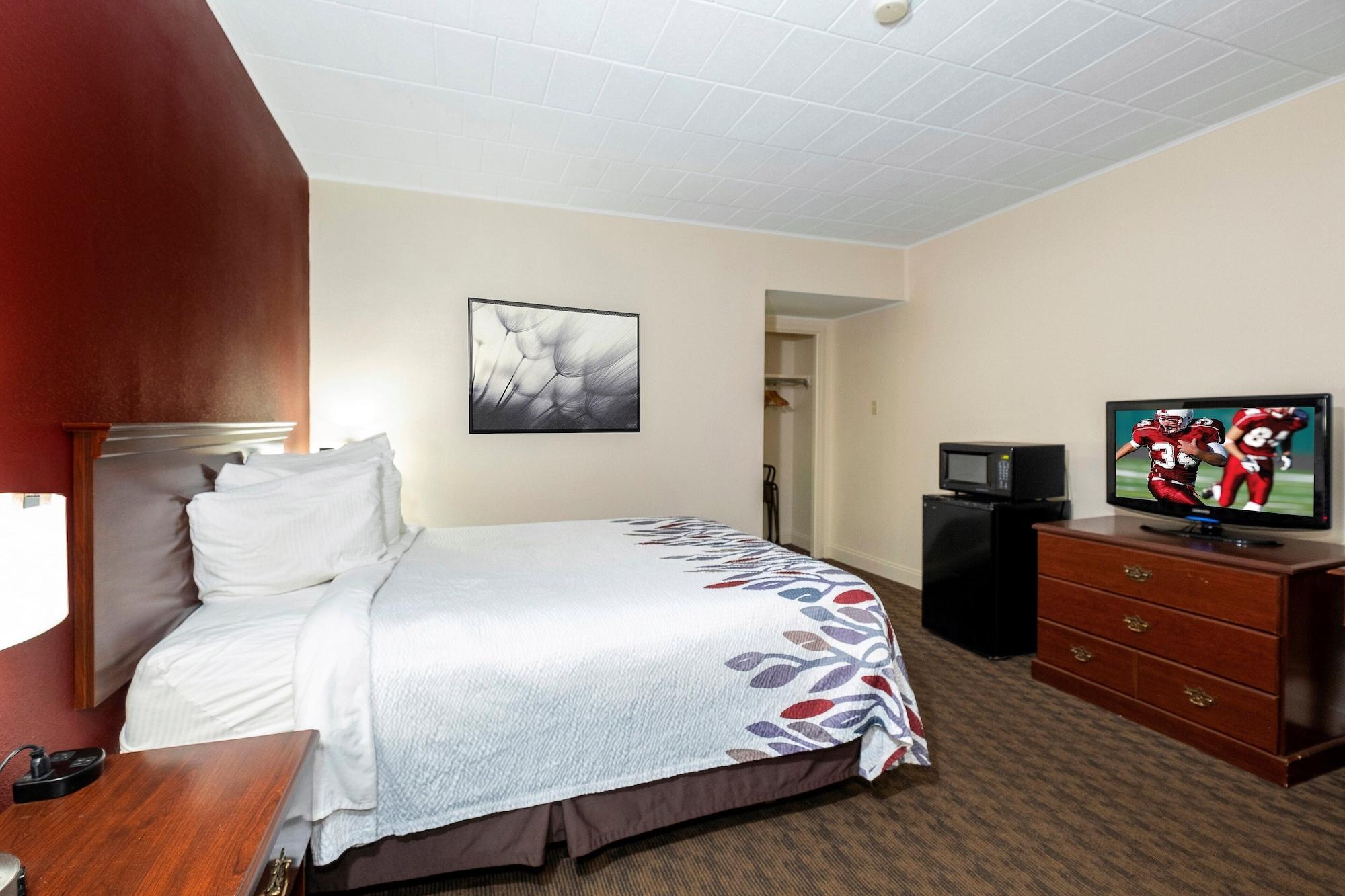Red Roof Inn & Suites Hazleton Extérieur photo