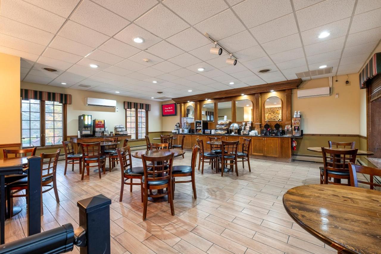 Red Roof Inn & Suites Hazleton Extérieur photo