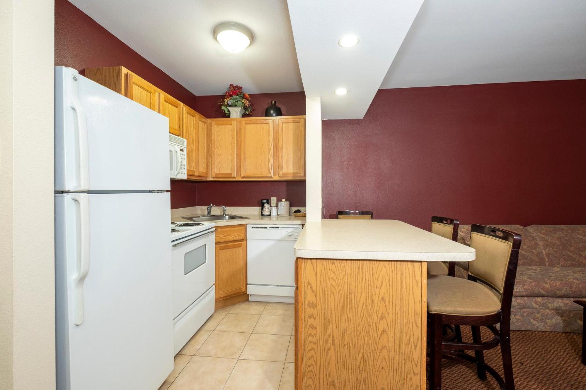 Red Roof Inn & Suites Hazleton Extérieur photo