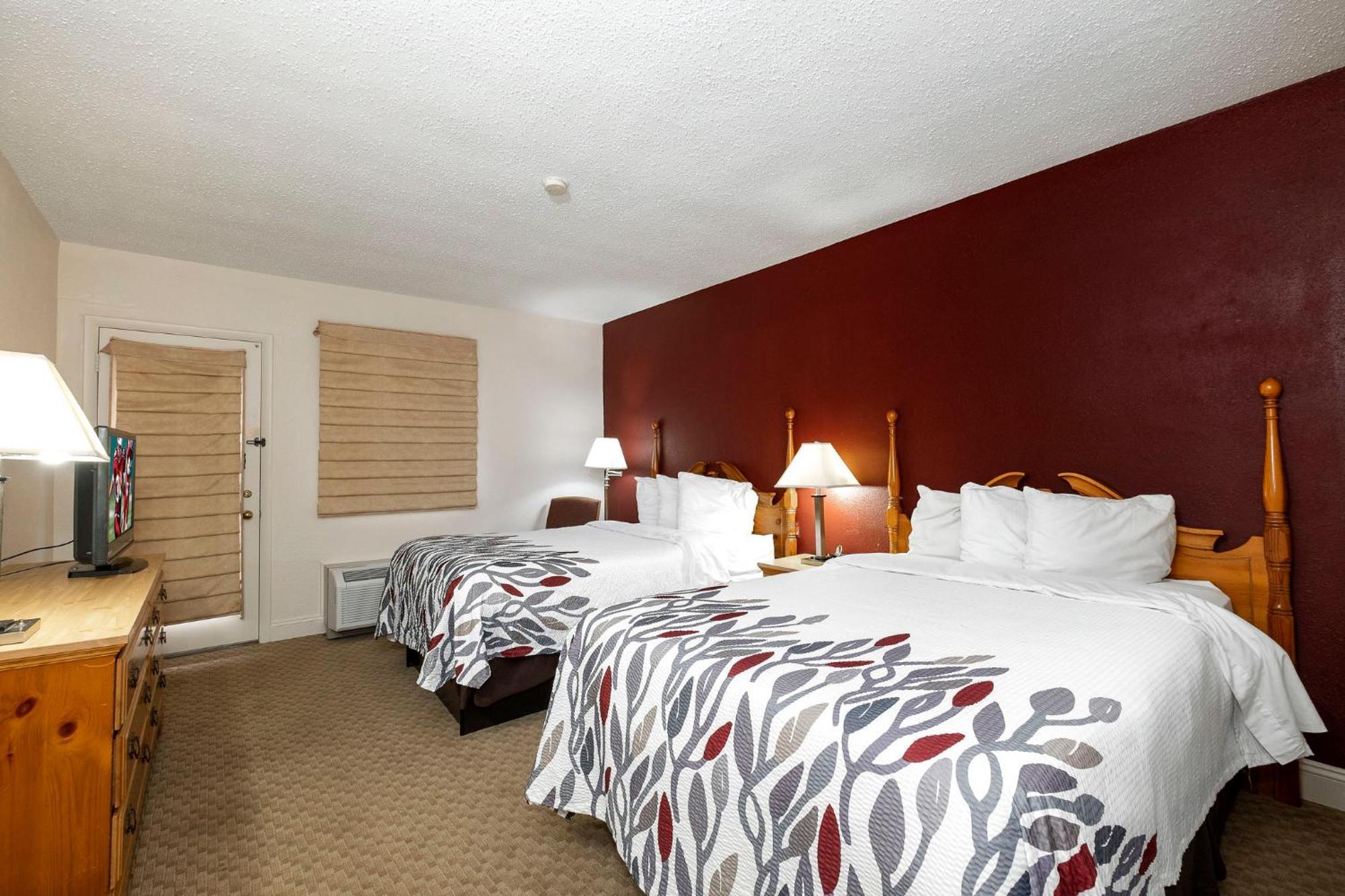 Red Roof Inn & Suites Hazleton Extérieur photo