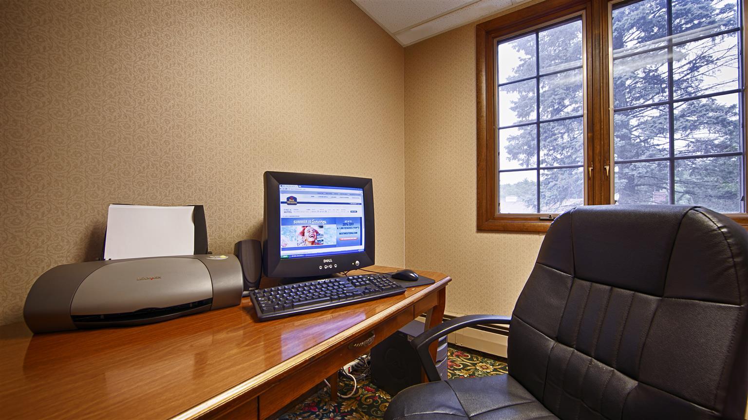 Red Roof Inn & Suites Hazleton Extérieur photo